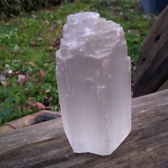 Selenite Crystal Tower - Picture 2 of 3